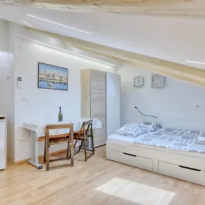 Apartment Light In, Pula